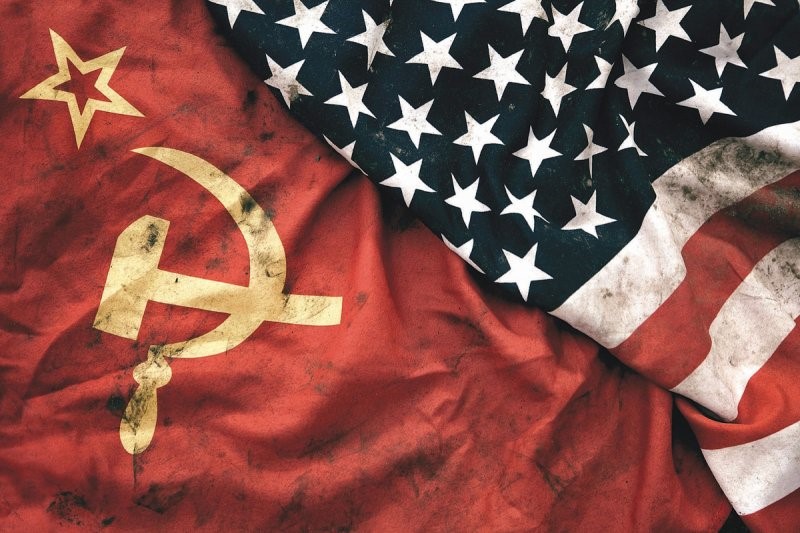вопрос теста Холодная война между СССР и США